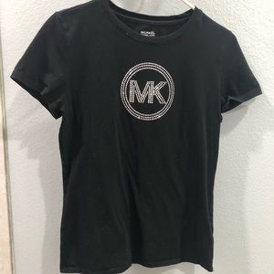 Black Michael Kor’s t shirt